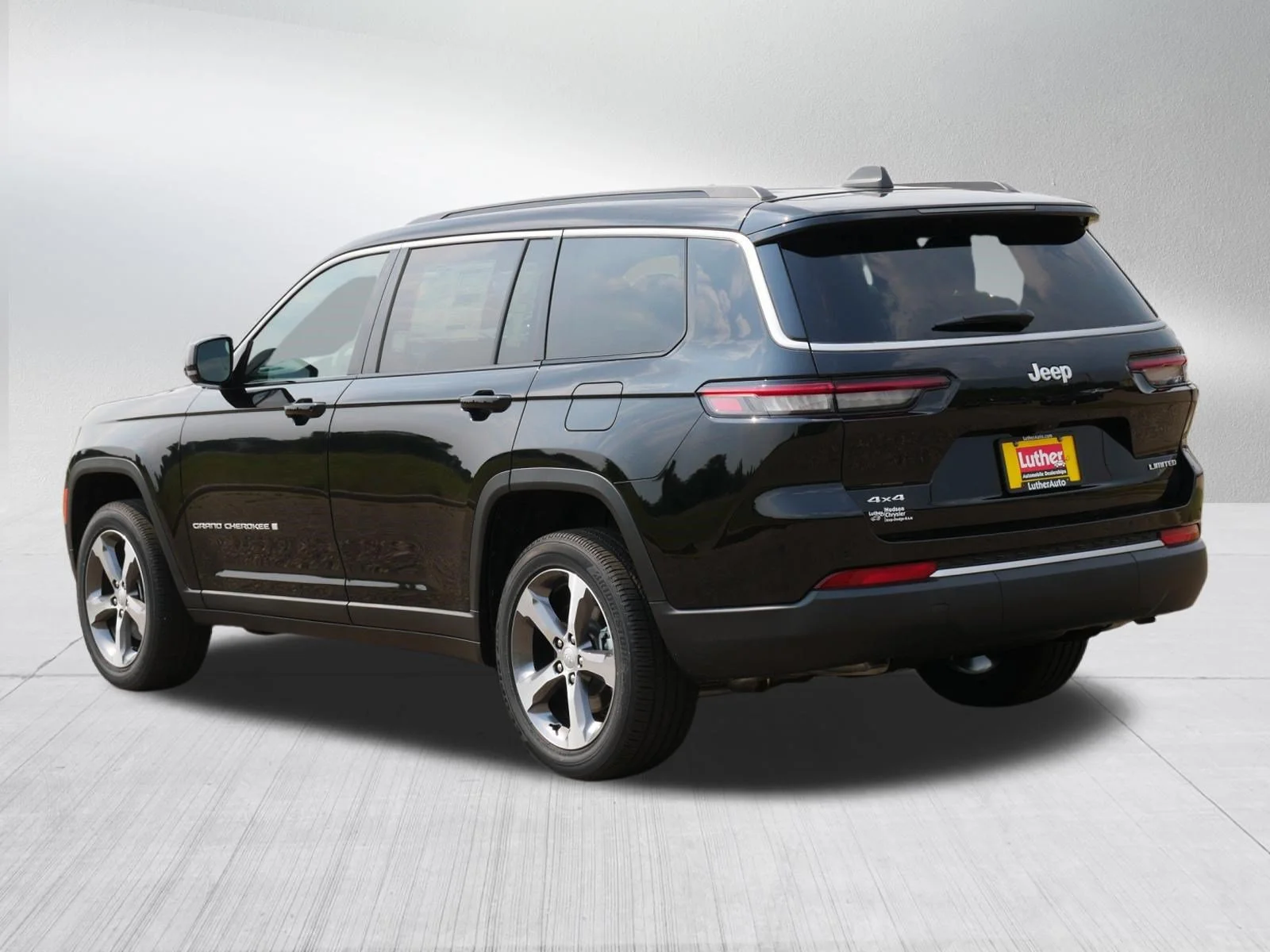New 2026 Diamond Black Crystal Pearlcoat Jeep Limited image 3
