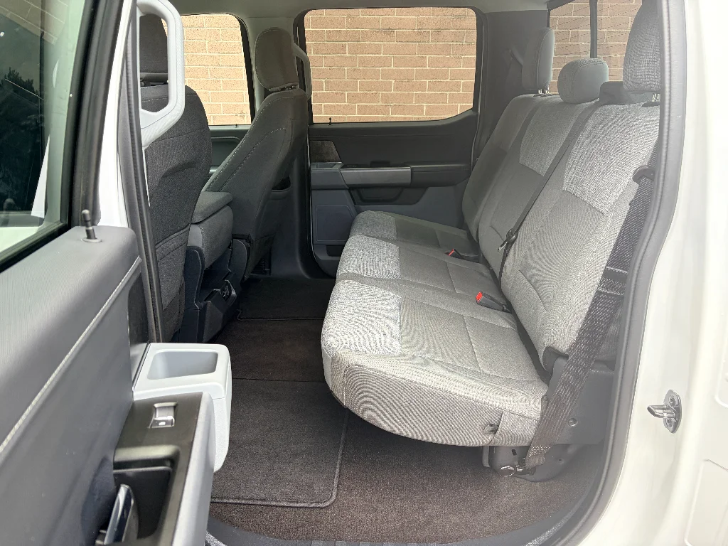 Used 2022 Oxford White Ford XLT image 26