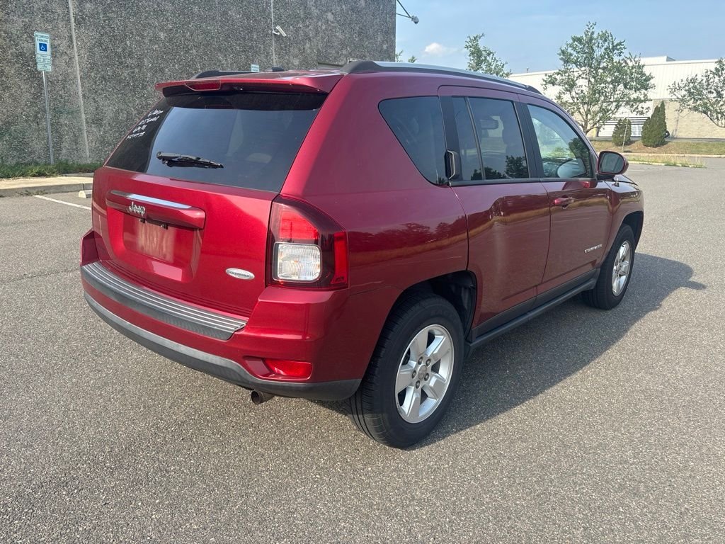Used 2016 Red Jeep Latitude image 7