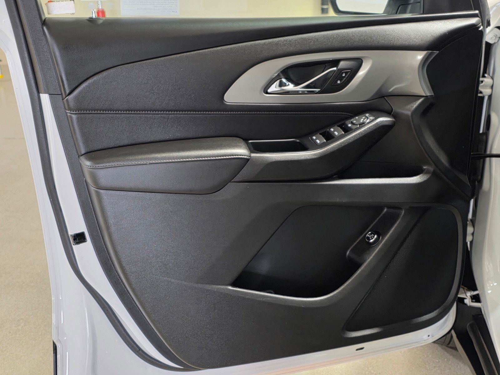 Used 2023 Summit White Chevrolet LT image 21