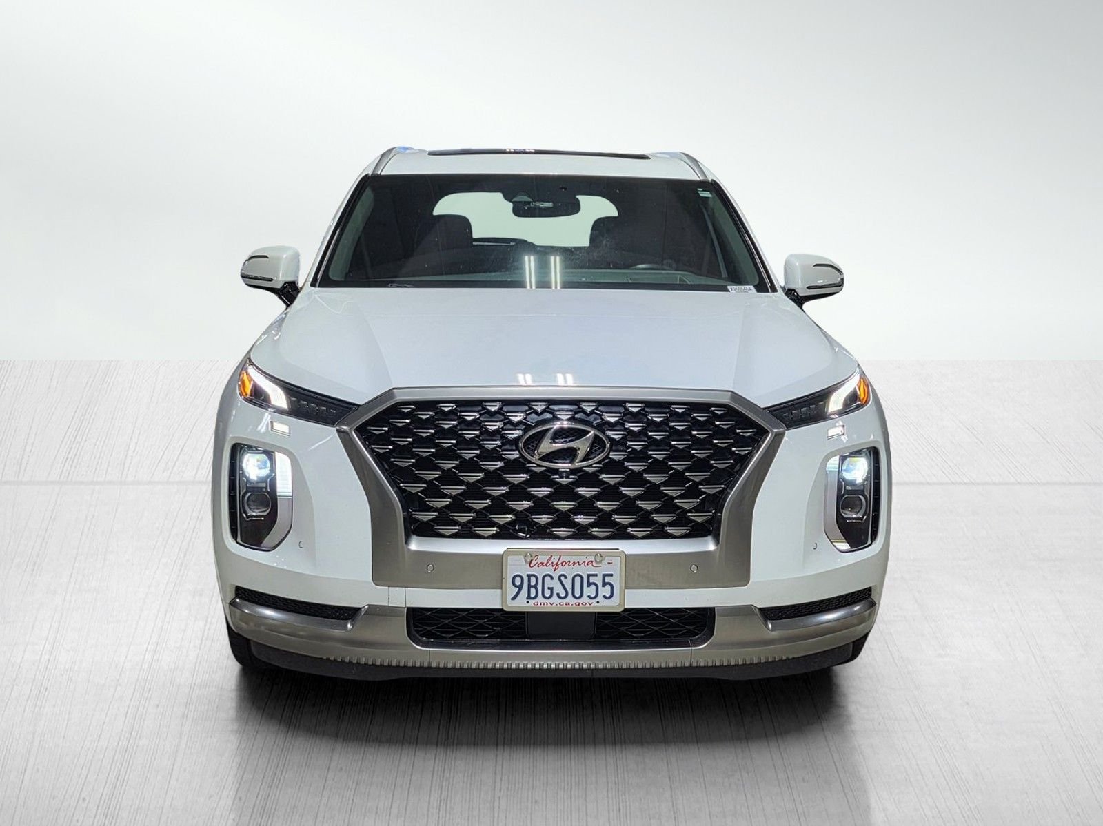 Used 2022 Hyper White Hyundai Calligraphy image 2