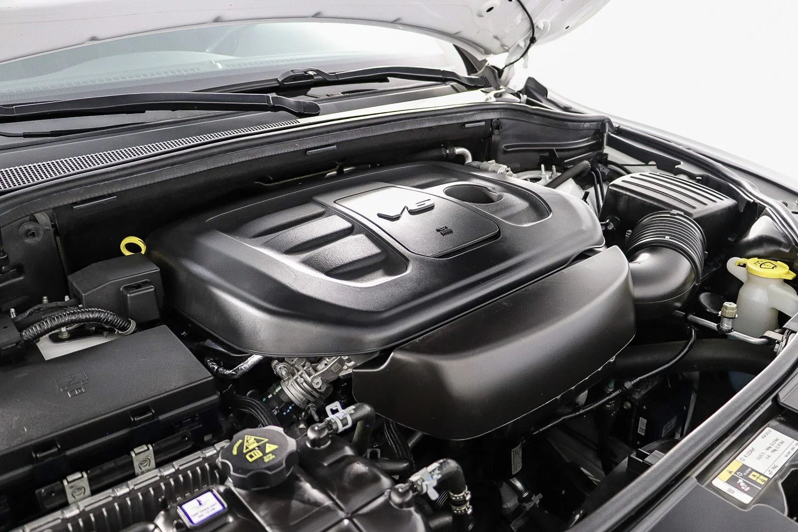 Used 2019 White Dodge SXT image 28