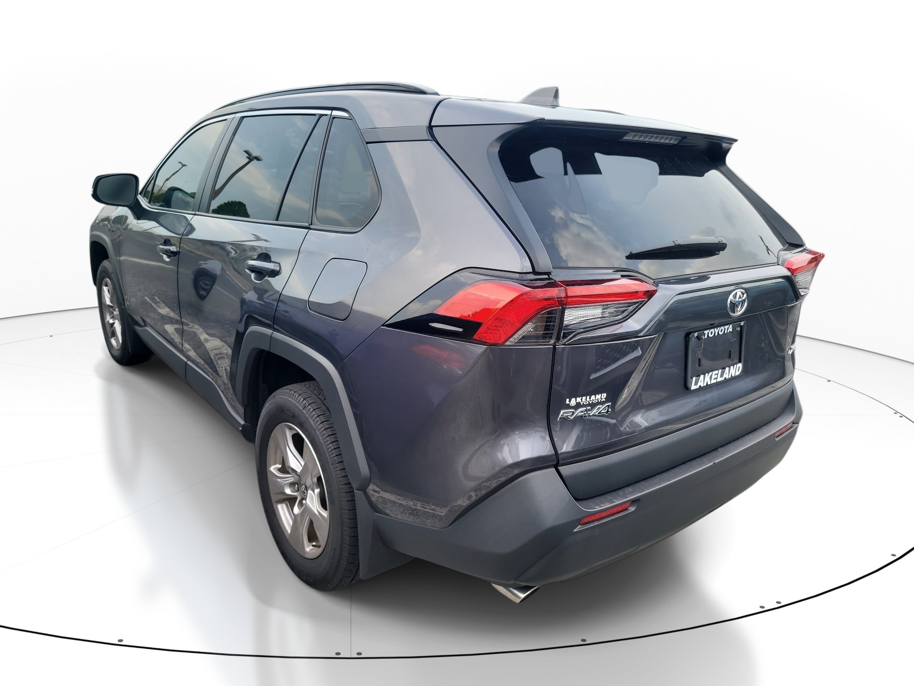 Used 2025 Magnetic Gray Metallic Toyota XLE image 4