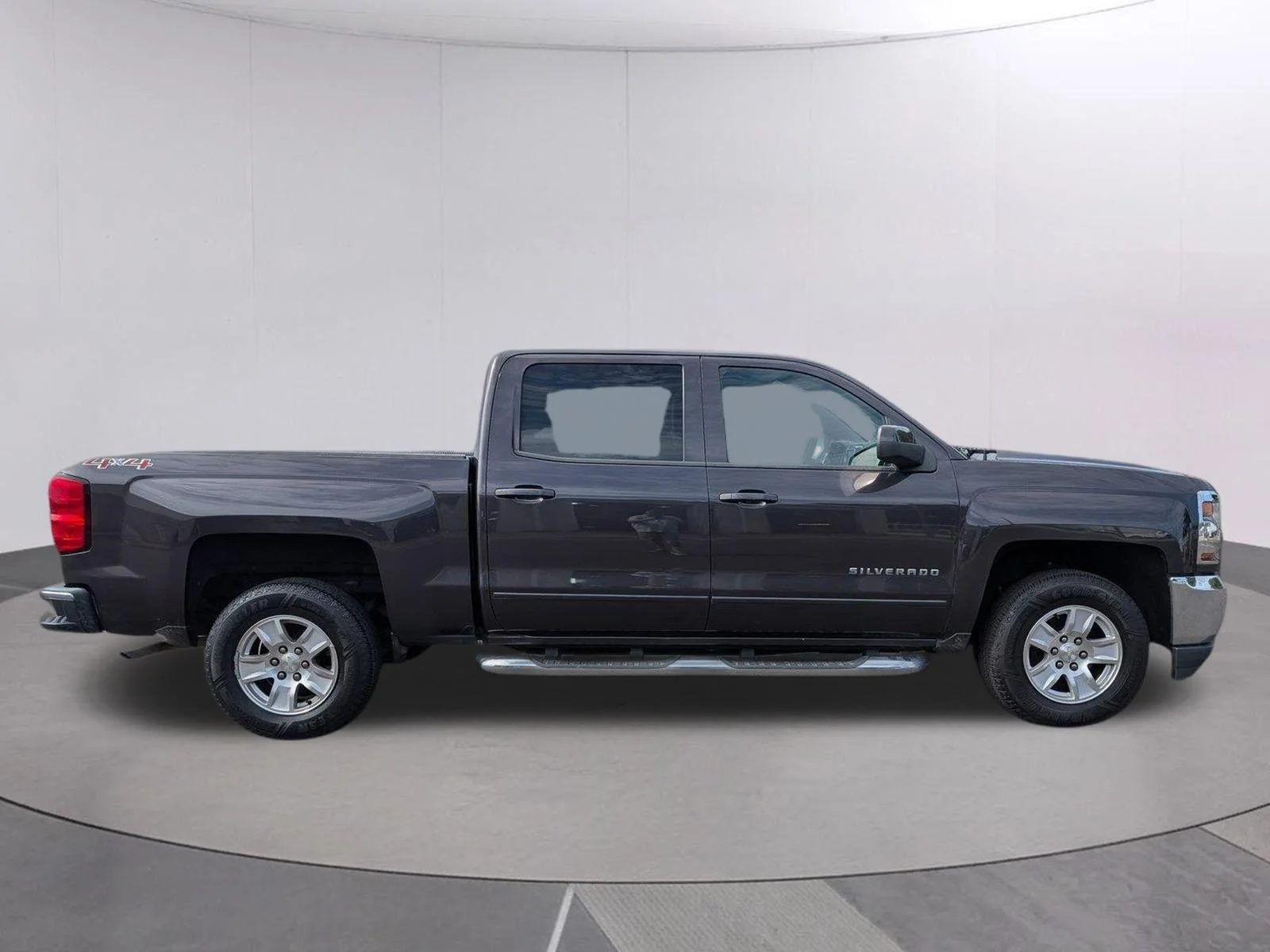 Used 2016 TUNGSTEN METALLIC Chevrolet LT image 6