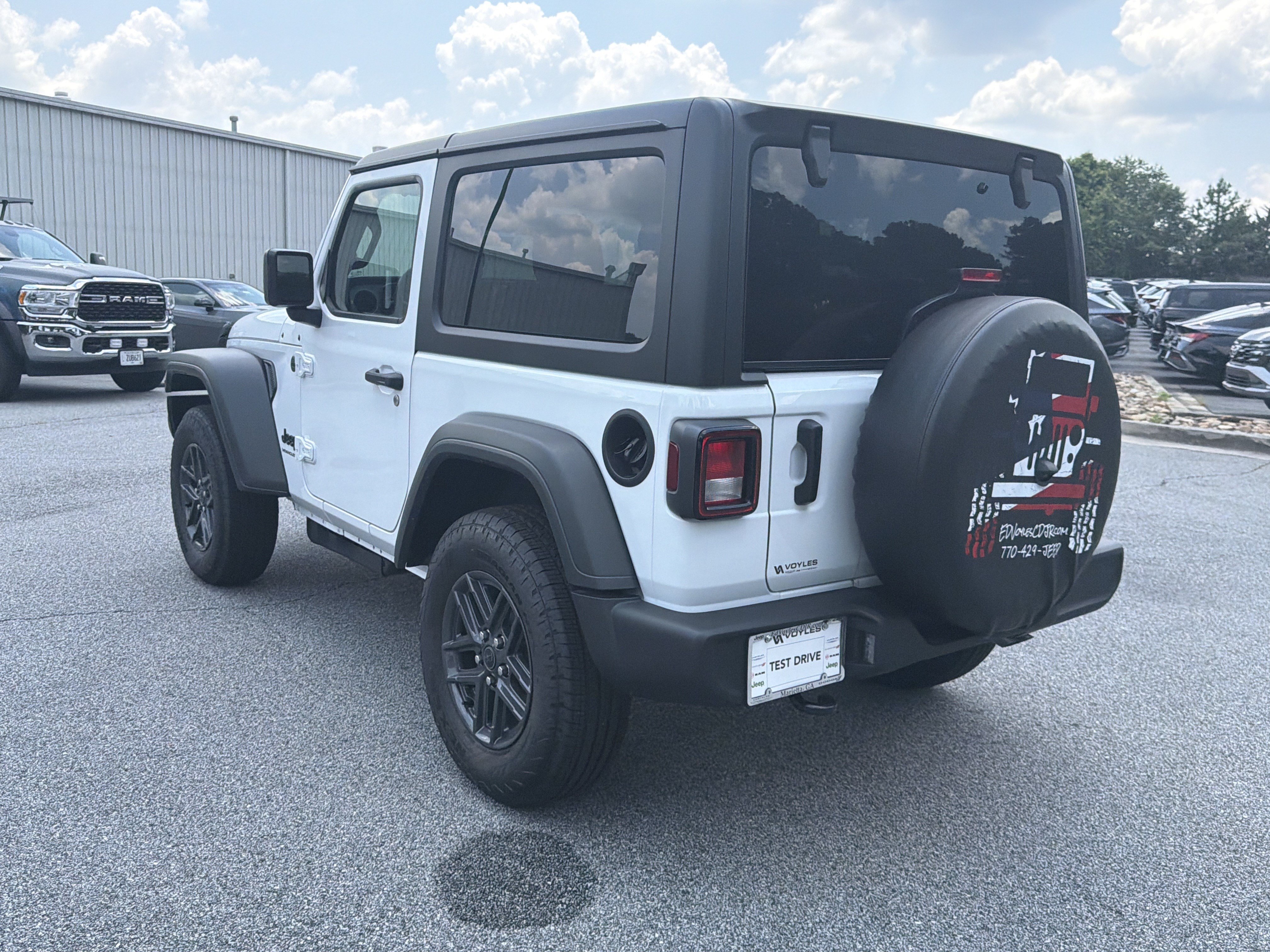 New 2026 Bright White Clear-Coat Exterior Paint Jeep Sport S image 6