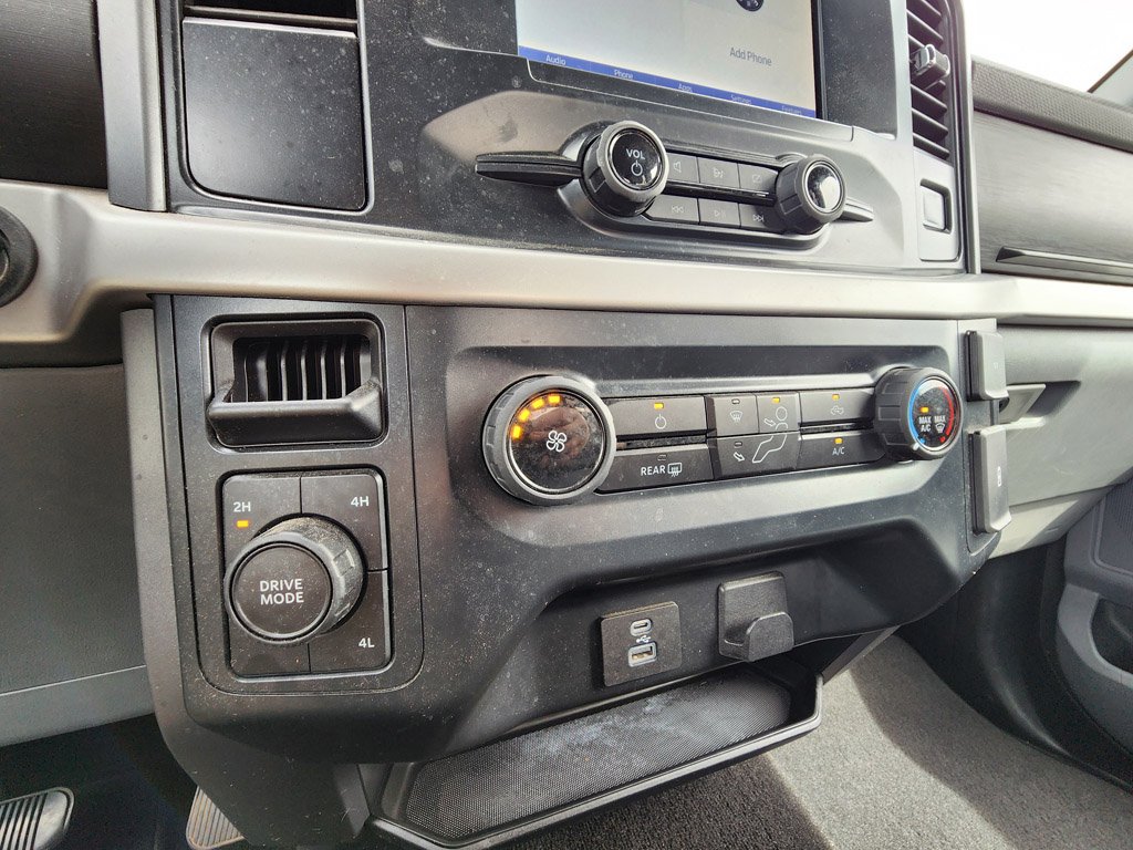 Used 2022 Iconic Silver Metallic Ford XLT image 16