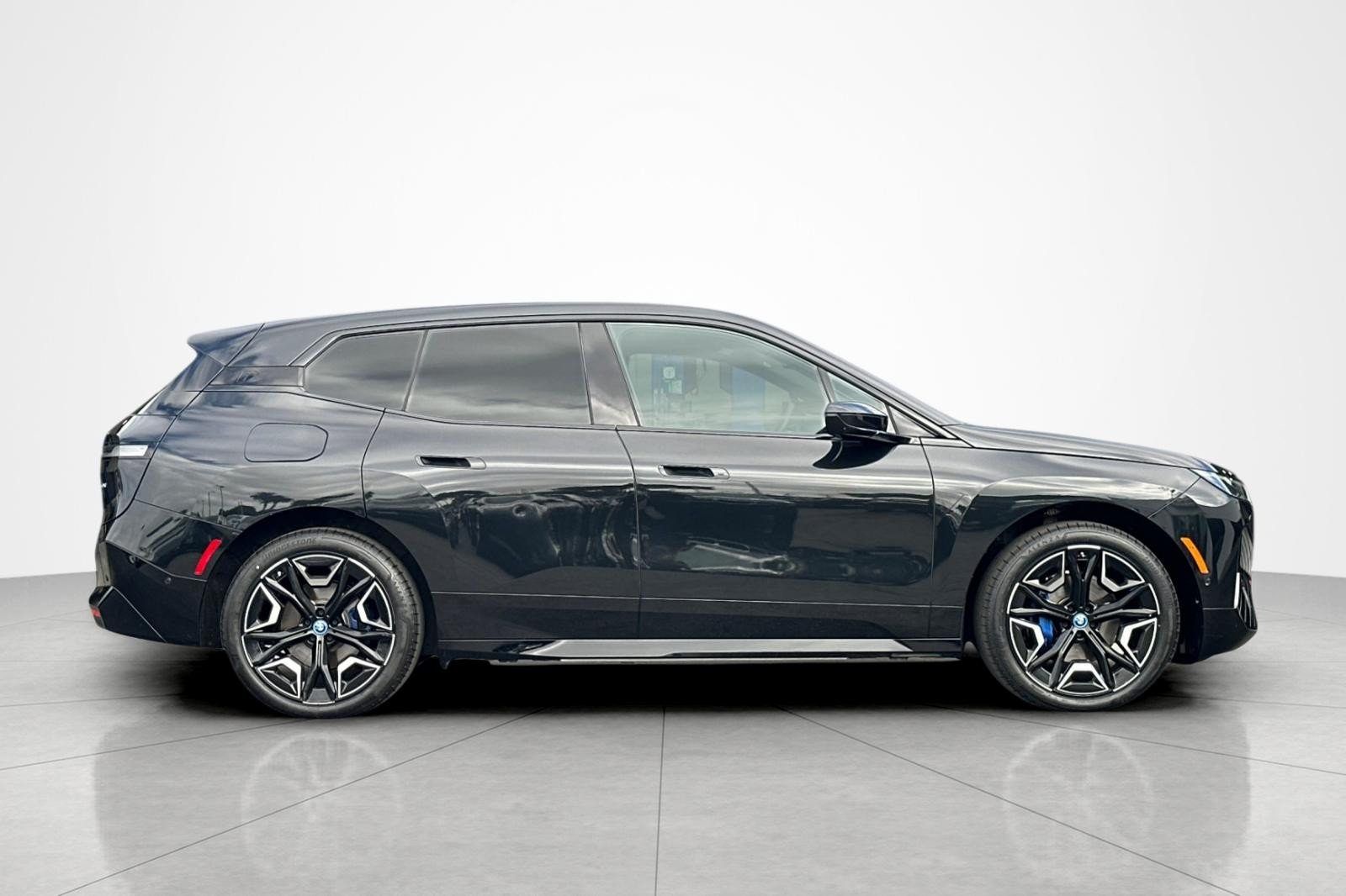 Certified Used 2024 Black Sapphire Metallic BMW xDrive50 image 6