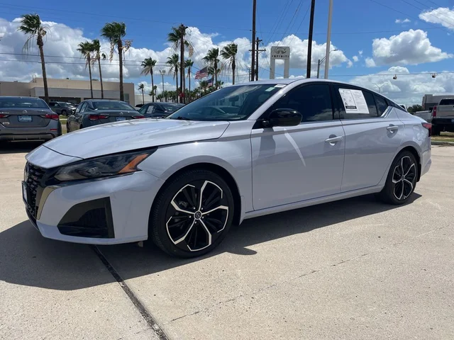 2025 Nissan Altima 2.5 SR