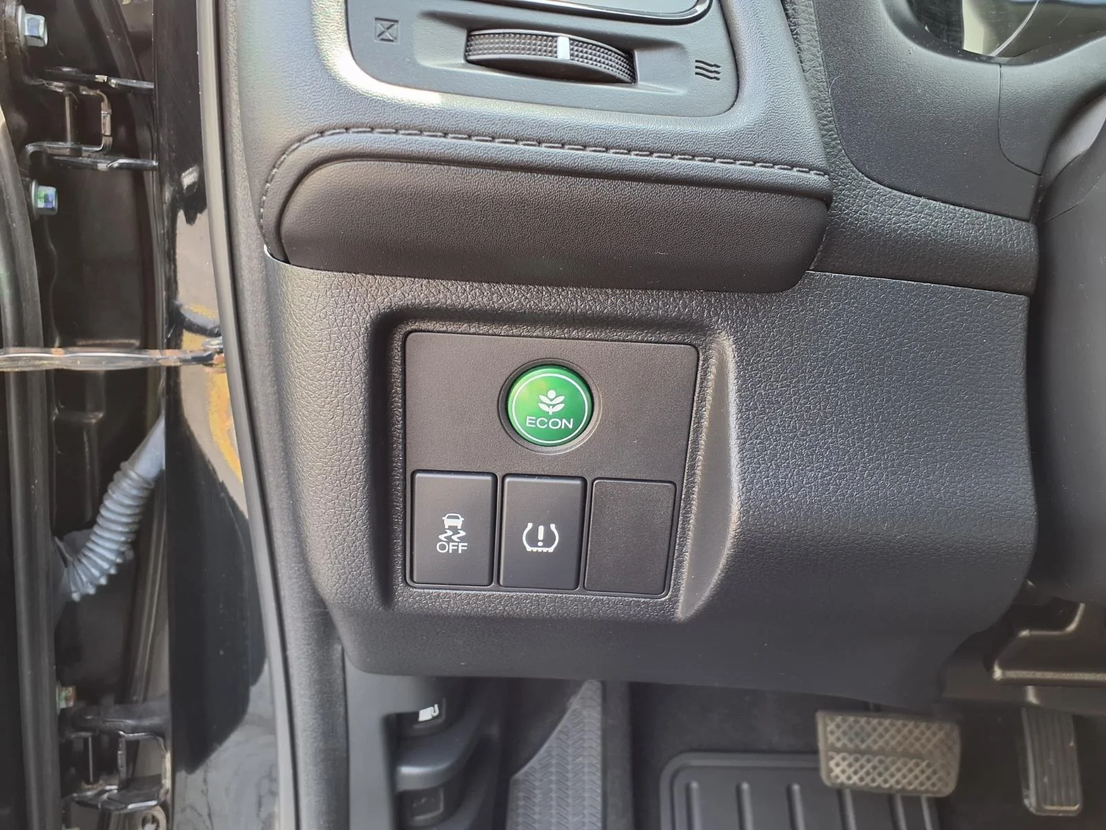 Used 2022 Black Honda LX image 13