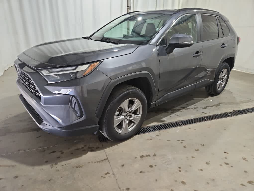 Used 2025 Magnetic Gray Metallic Toyota XLE image 3