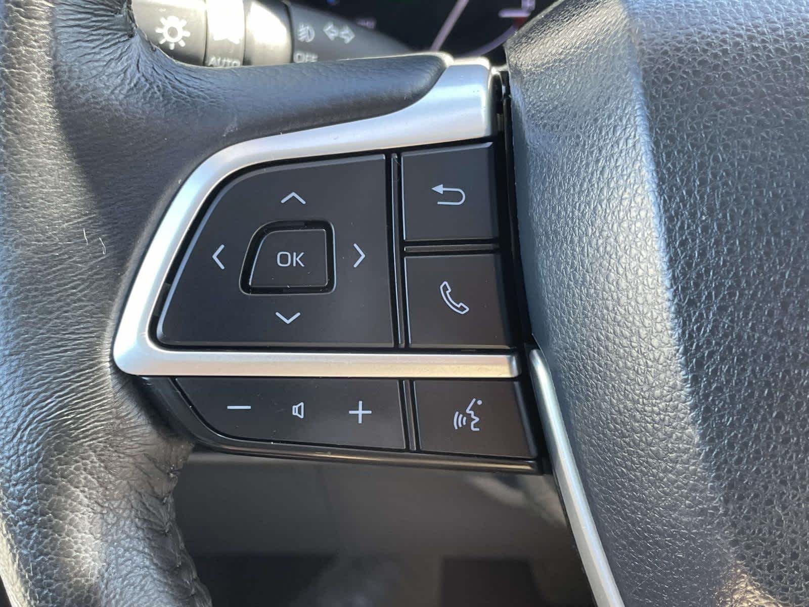 Used 2023 Wind Chill Pearl Toyota XLE image 47