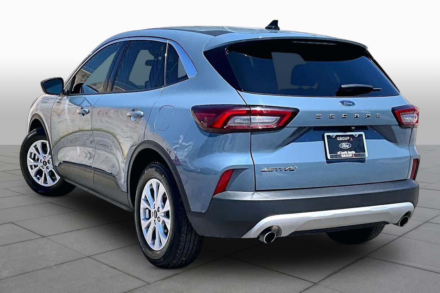 Used 2024 Vapor Blue Metallic Ford Active image 12