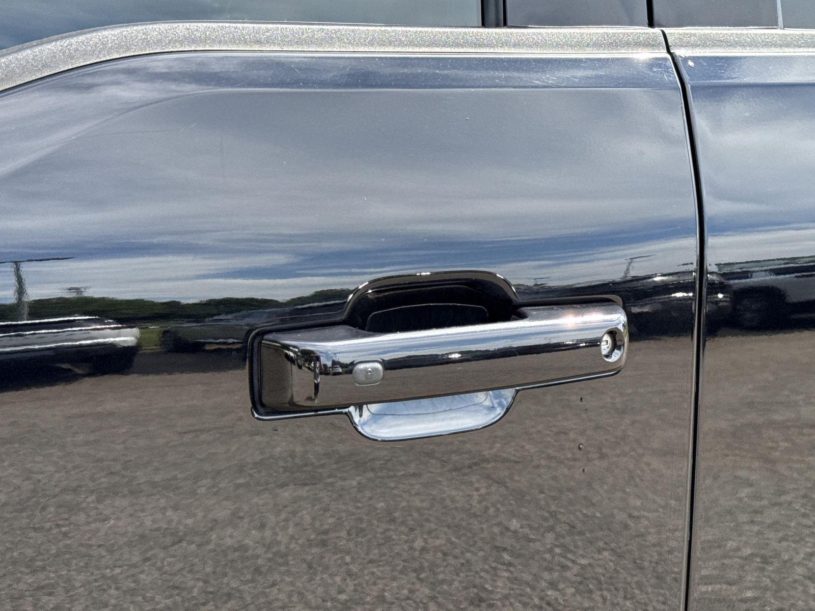 Used 2021 Black Ford Lariat image 32