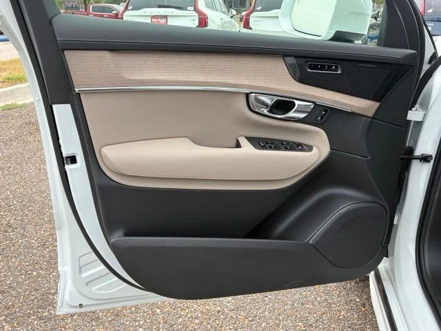New 2026 Crystal White Volvo Plus image 17