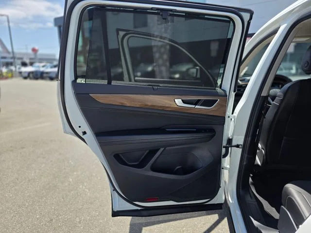 Used 2024  Volkswagen 2.0T SE w/Technology image 23