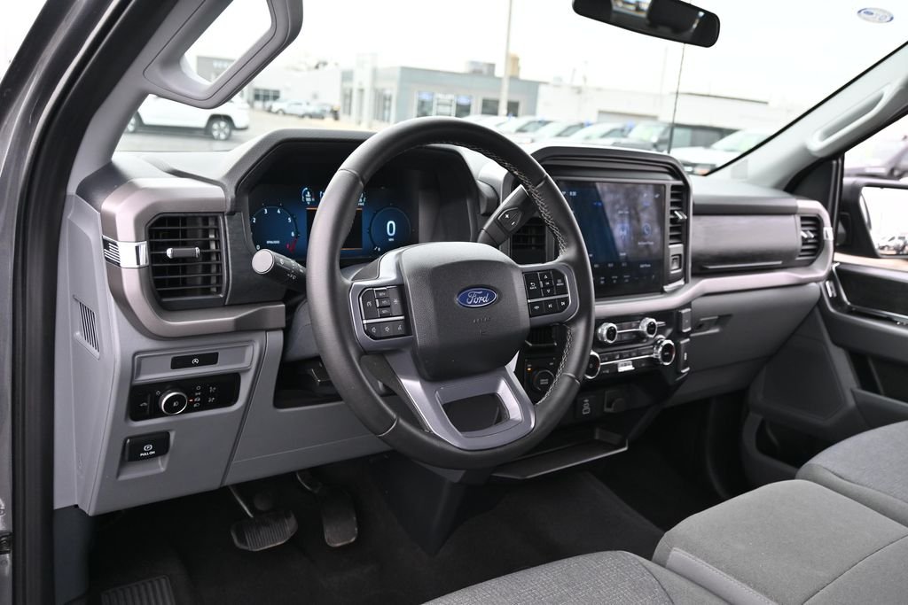 Used 2025 Gray Ford XLT image 18