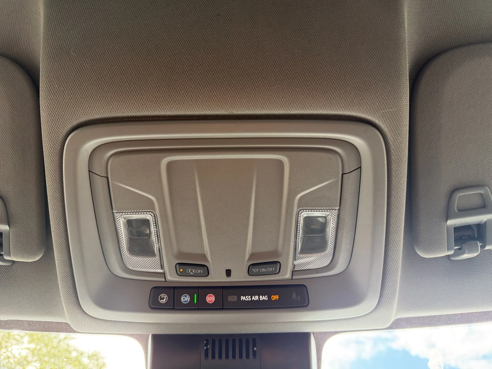 Used 2025 Summit White GMC SLT image 22