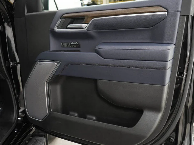 Used 2025 Black Chevrolet High Country image 9