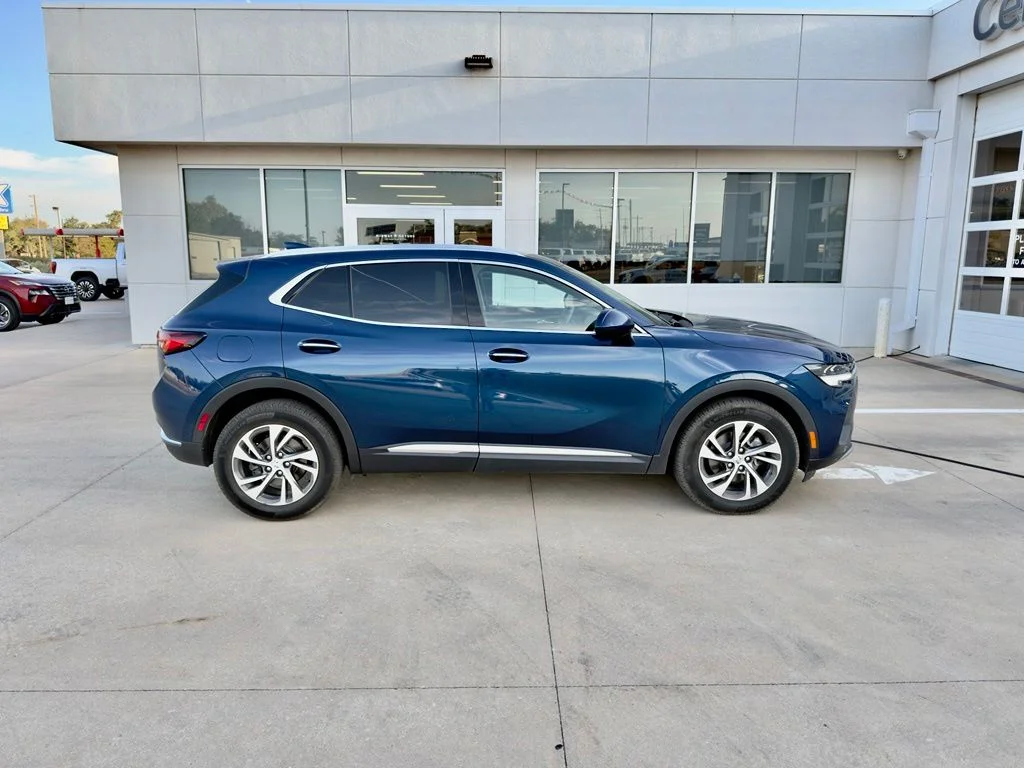 Used 2023 Blue Buick Essence image 3