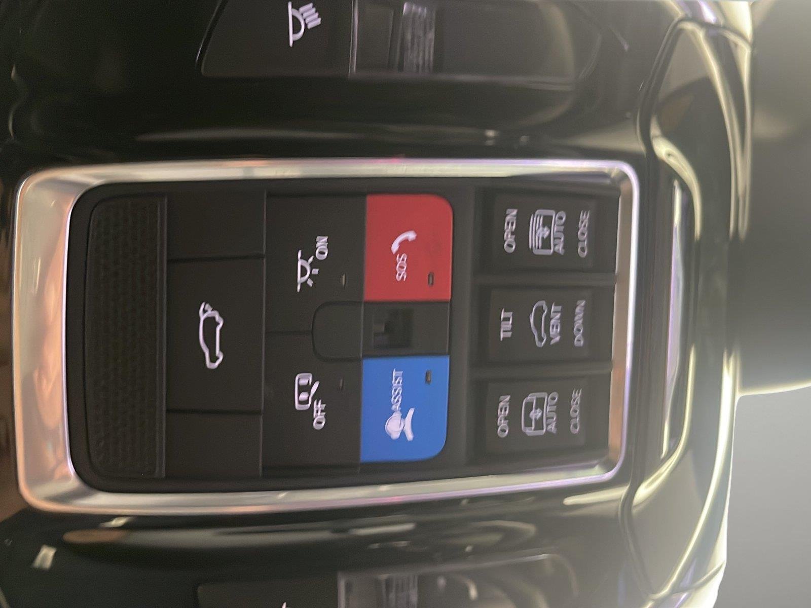 Used 2022 Baltic Gray Metallic Clearcoat Jeep Overland image 17