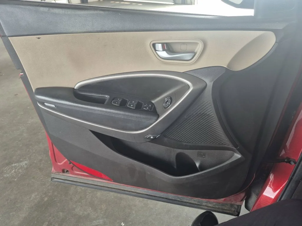 Used 2016 Red Hyundai 2.4 Base image 5
