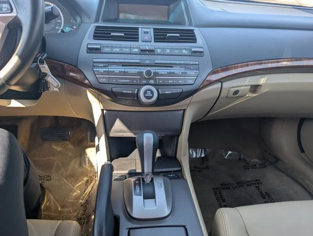Used 2011 White Honda EX-L image 12