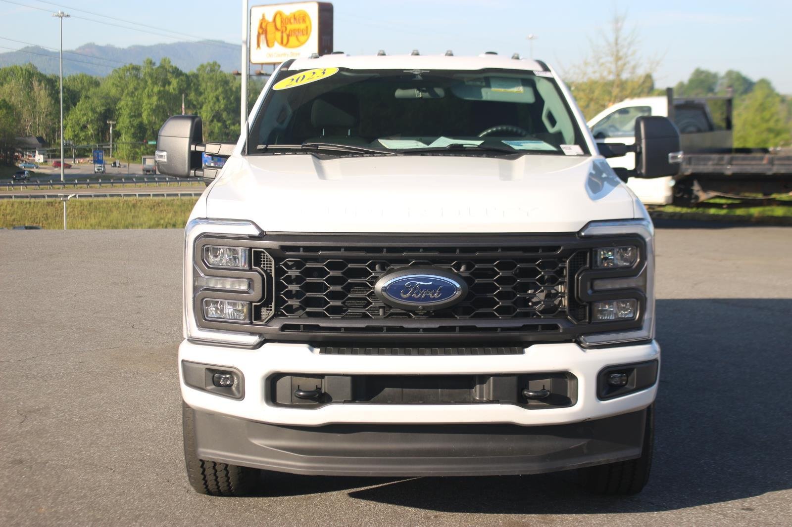 Used 2023 Oxford White Ford XL image 2