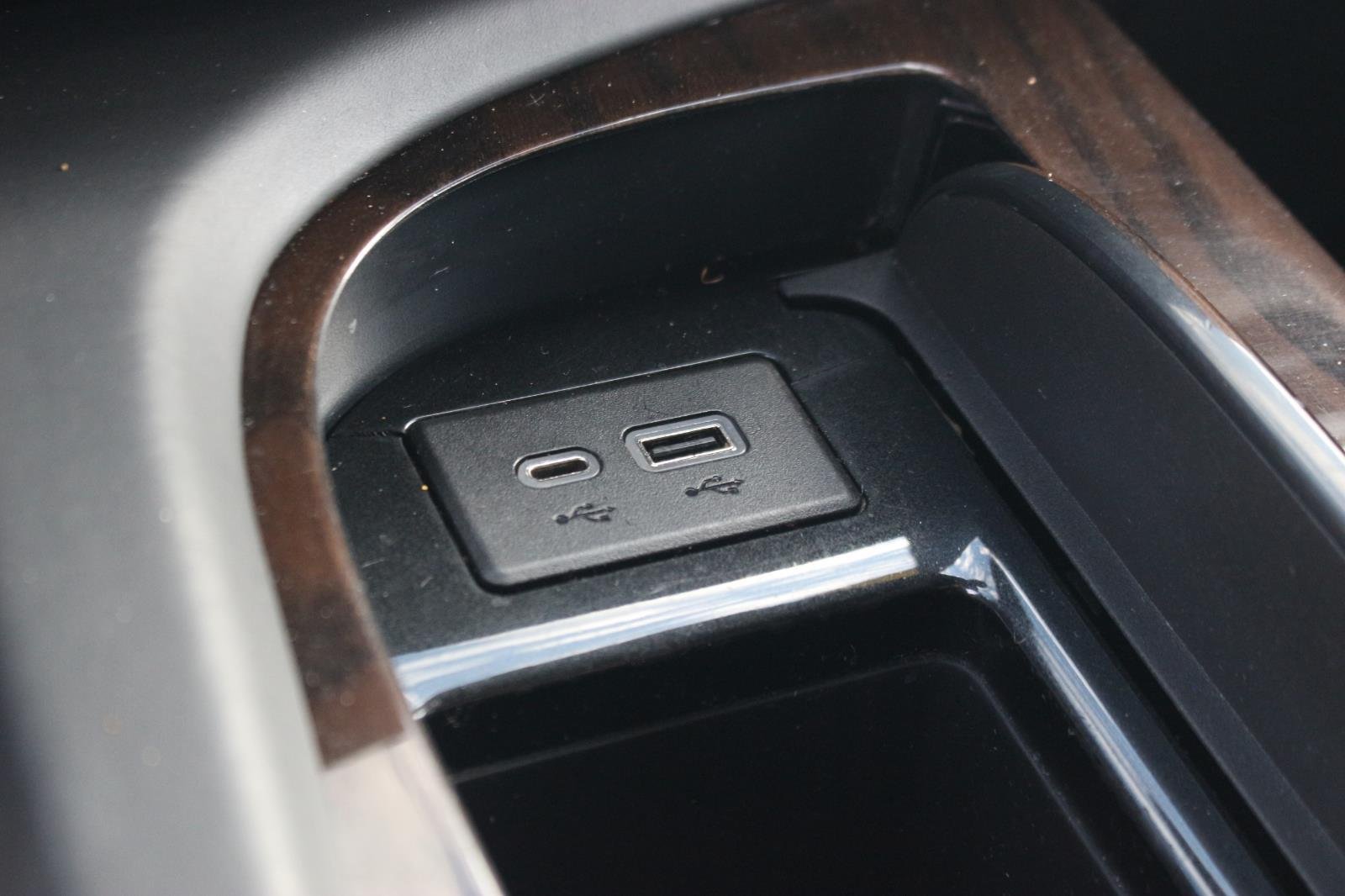 Used 2021 BLACK RAVEN Cadillac Sport Platinum image 23