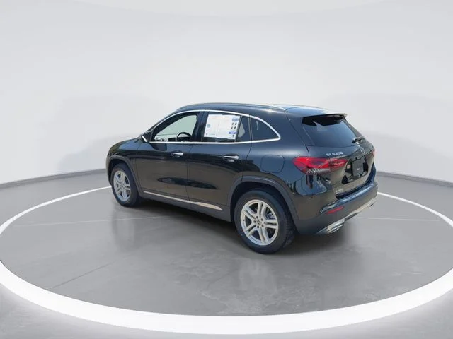Used 2023  Mercedes-Benz GLA 250 image 6