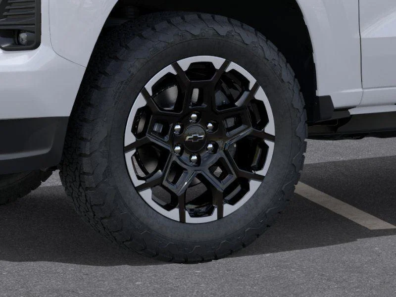 Used 2026 Summit White Chevrolet Z71 image 9