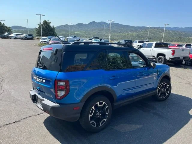 Used 2025 Blue Metallic Ford Outer Banks image 9