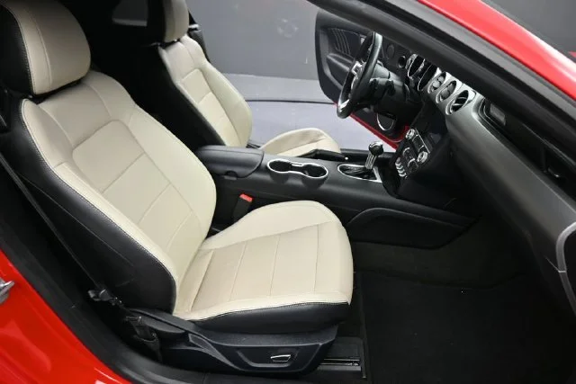 Used 2018 Red Ford GT Premium image 14