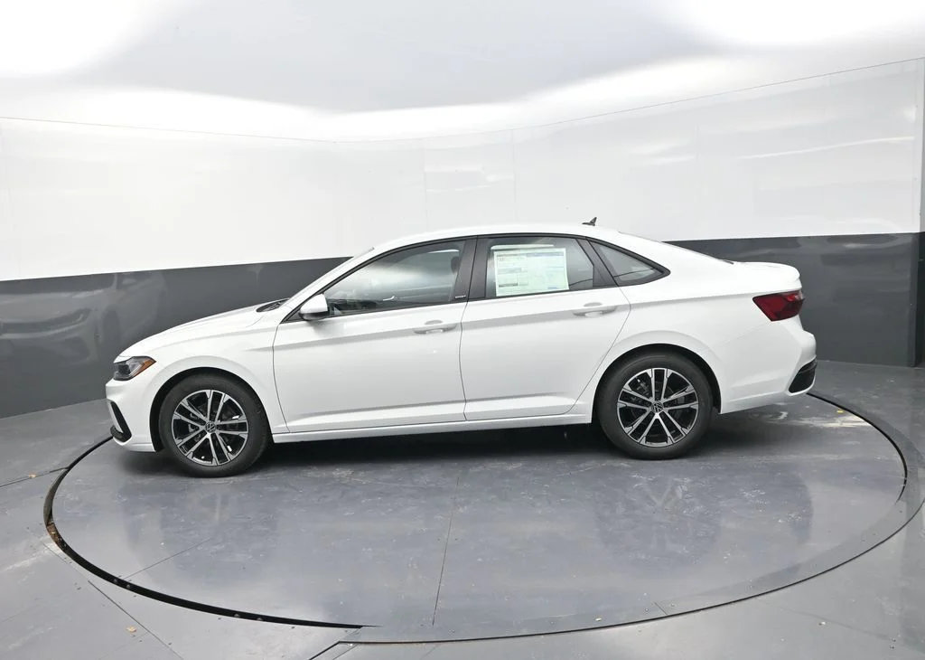 New 2026  Volkswagen 1.5T Sport image 6