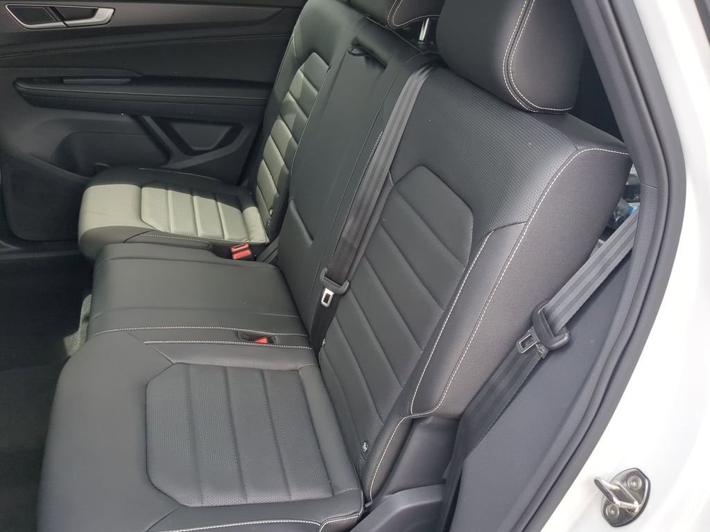 New 2026 White/off-white Volkswagen 2.0T SEL R-Line Black image 18