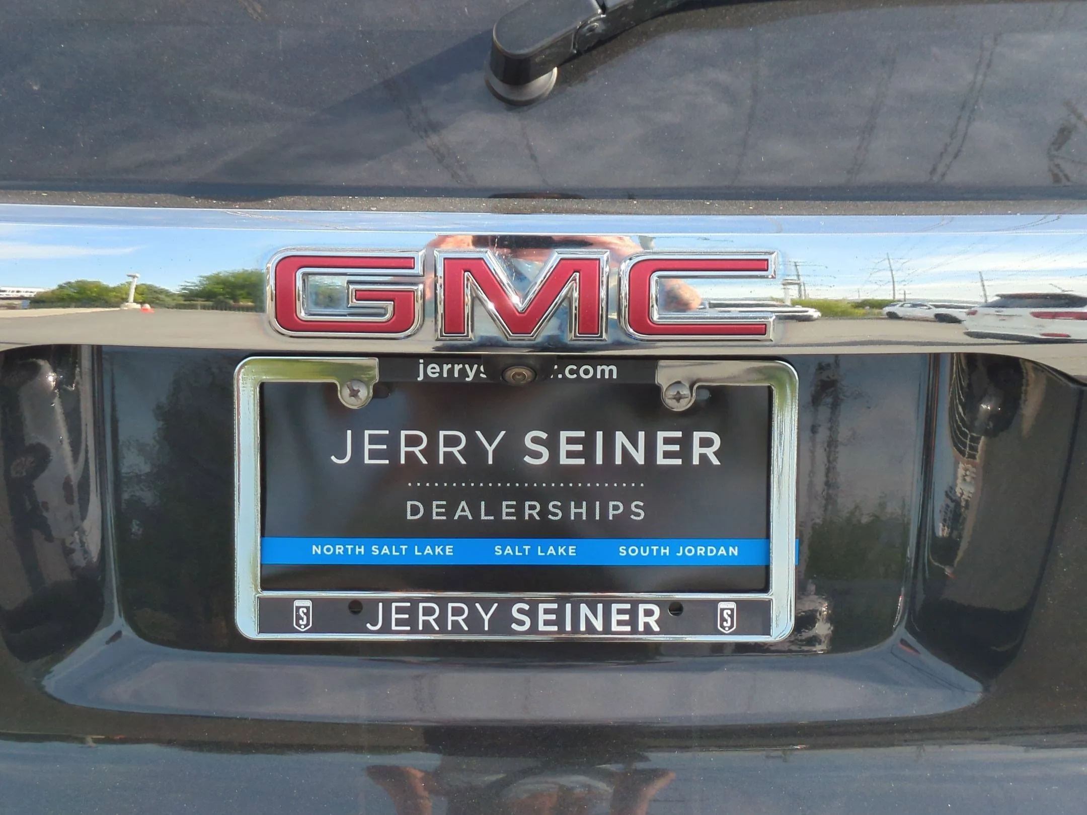 Used 2020 Carbon Black Metallic GMC SLT image 14