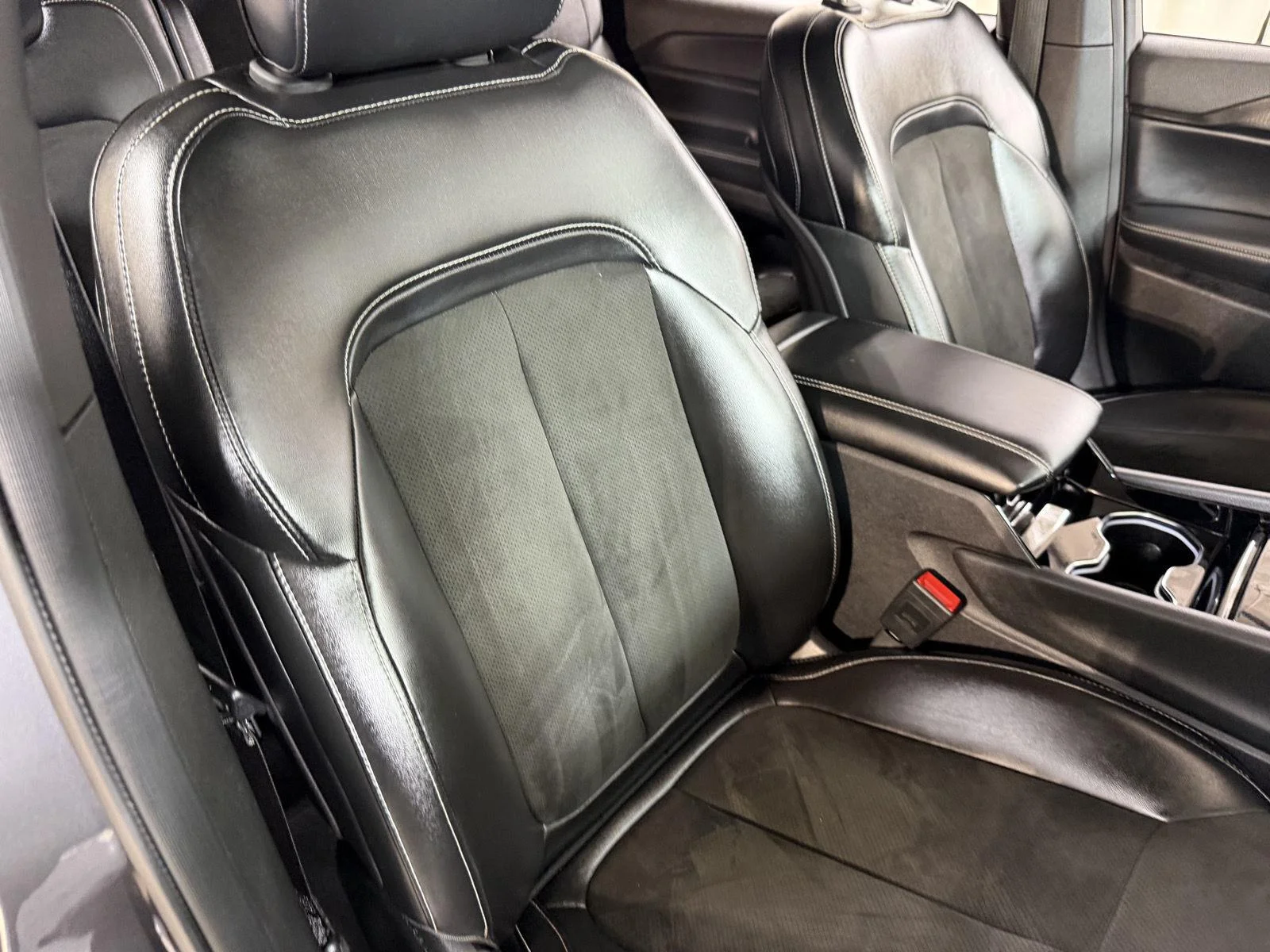 Used 2023 Baltic Gray Metallic Clearcoat Jeep Altitude image 43