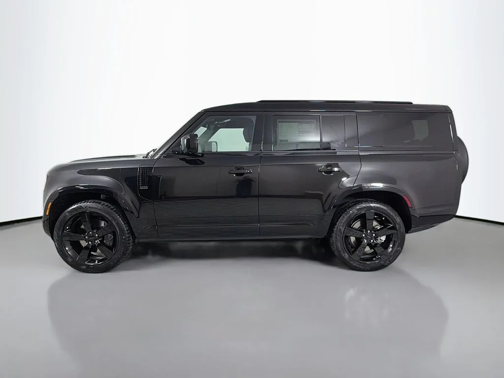 New 2026 Santorini Black Land Rover X-Dynamic SE image 8