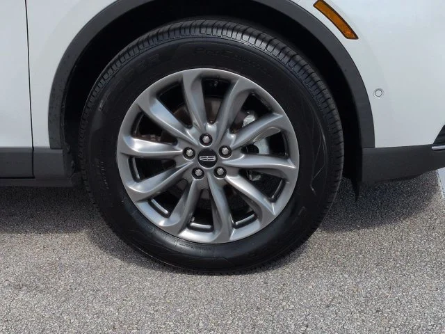 Certified Used 2022 White Metallic Lincoln Standard image 11