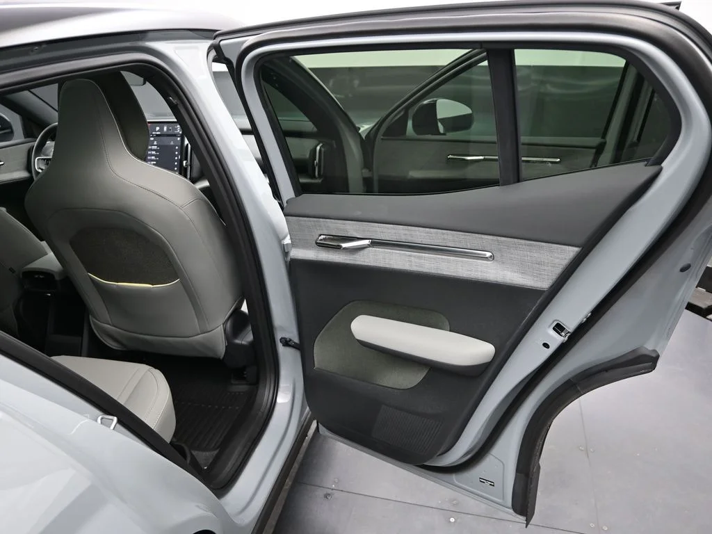 New 2026 Vapour Grey Volvo Twin Motor Cross Country Ultra image 20