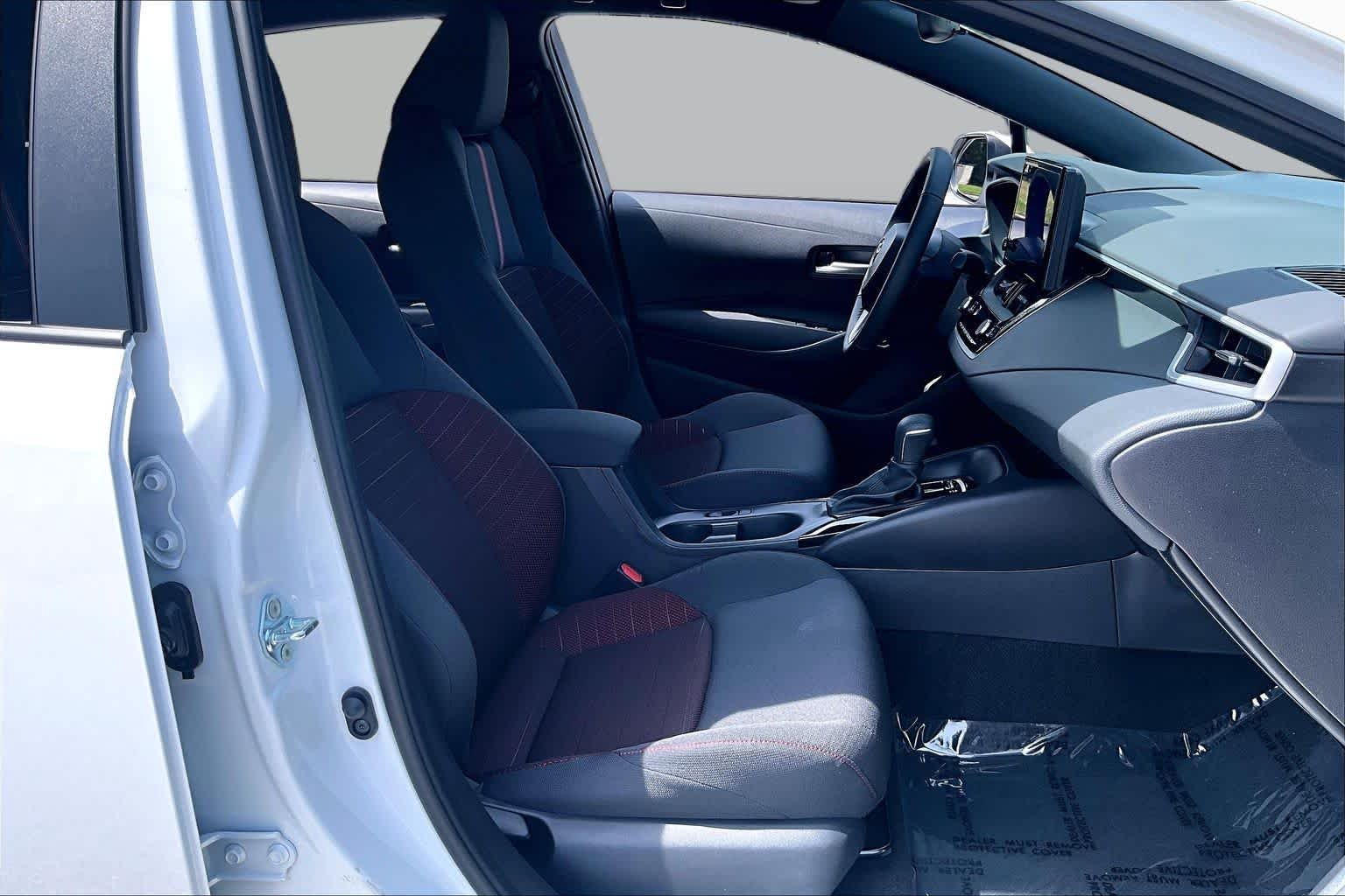 Used 2026 Ice Cap Toyota SE image 9