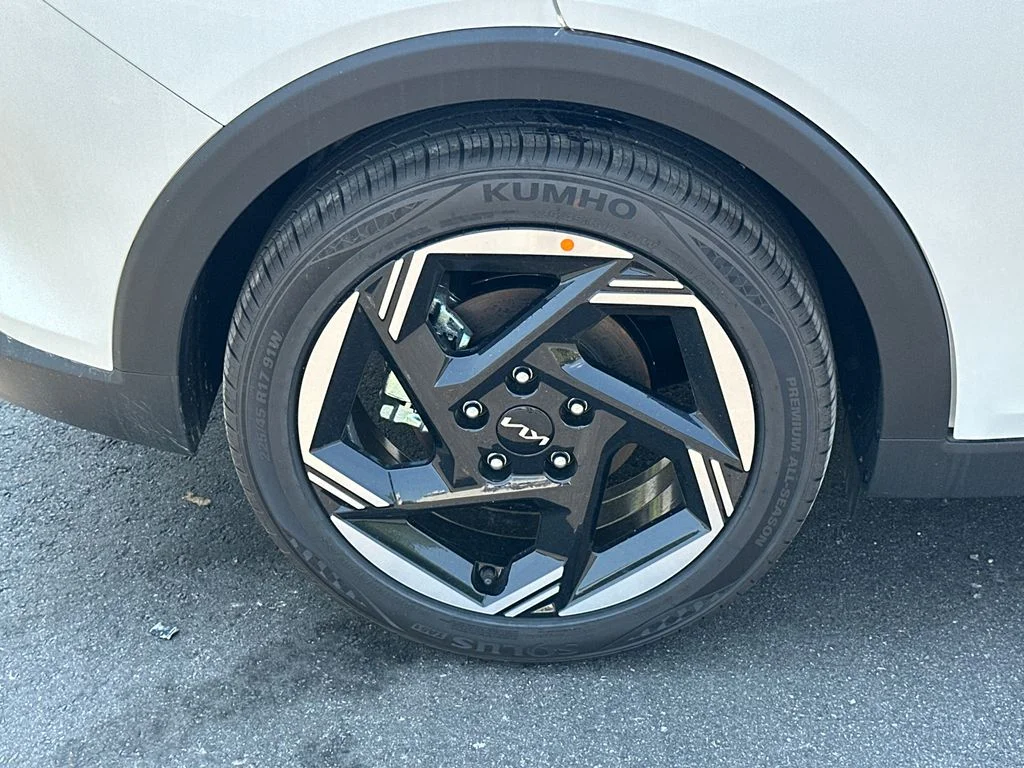 New 2026 White Kia EX image 17