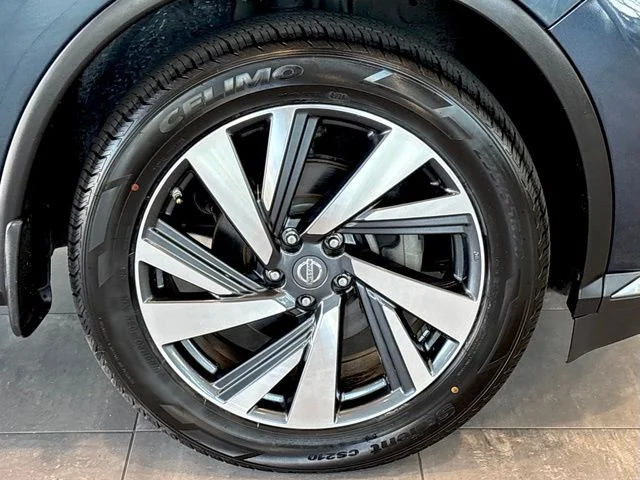 Used 2017 Blue Nissan Platinum image 42