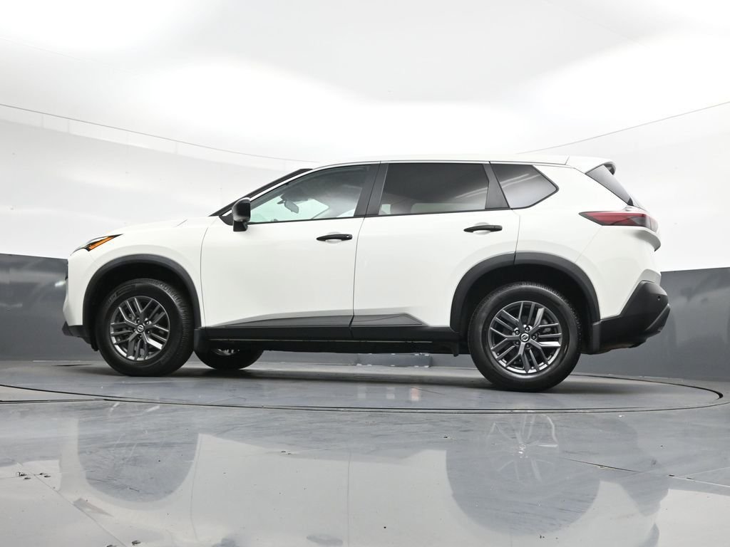 Used 2021 White Nissan S image 46