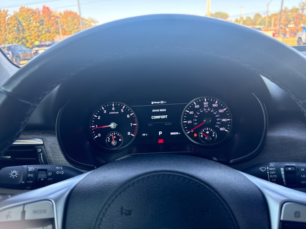 Used 2021 White Kia SX image 17
