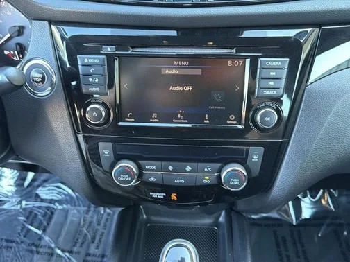 Used 2022 Gray Nissan SV image 18