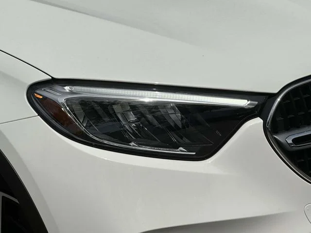 New 2026 White Mercedes-Benz GLC 300 image 15