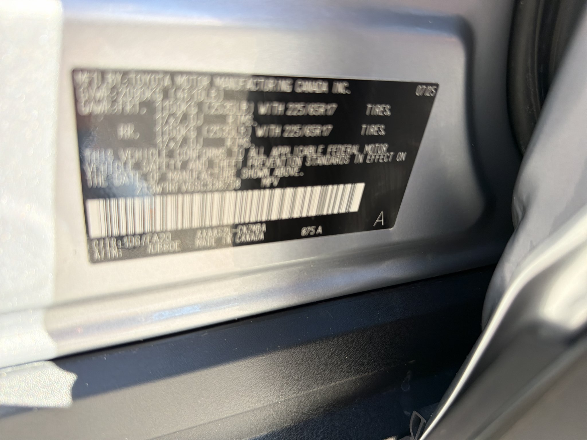 Used 2025 Silver Sky Metallic Toyota XLE image 32