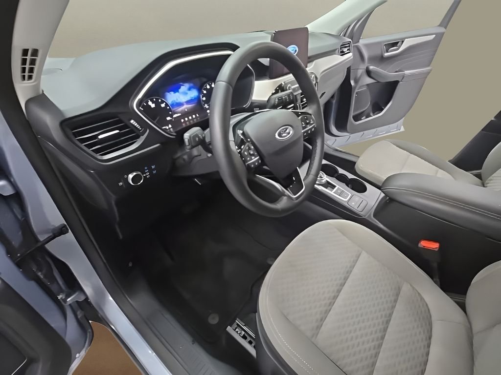 Used 2022 Blue Ford SE image 13