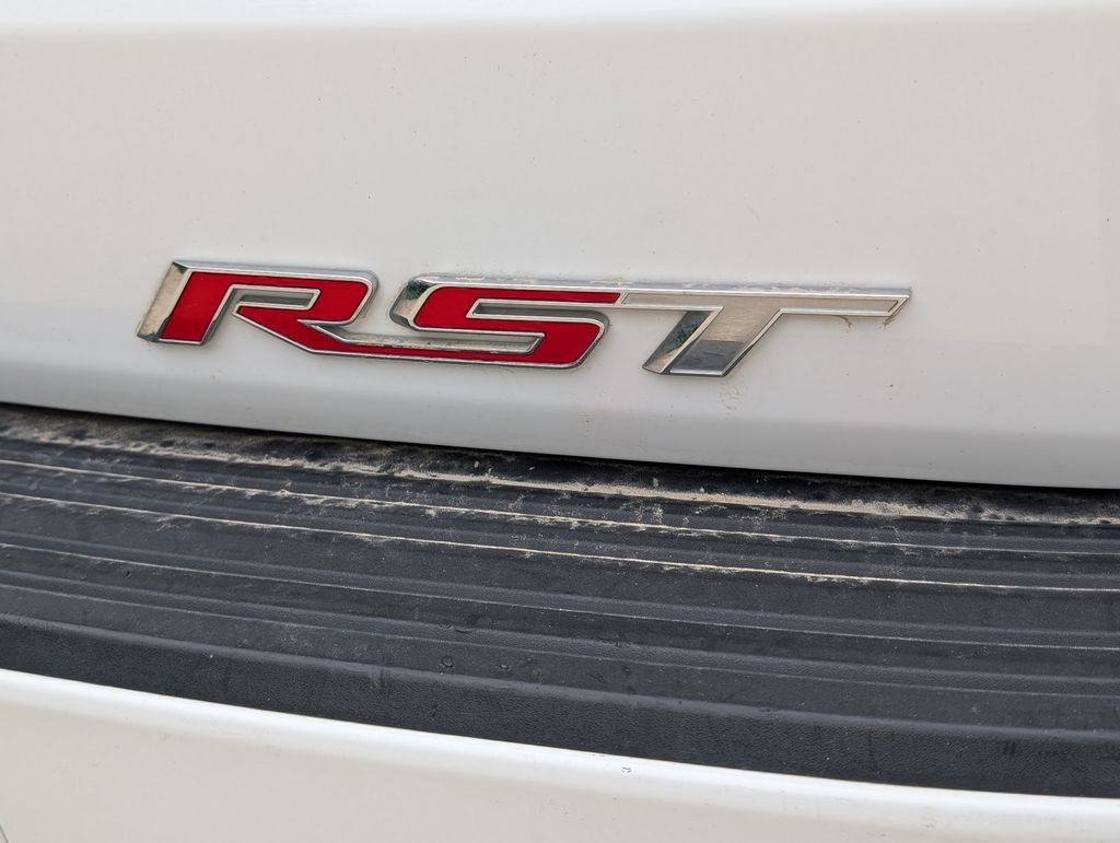 Used 2024 Summit White Chevrolet RST image 35