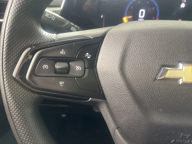Used 2025 Summit White Chevrolet LT image 10